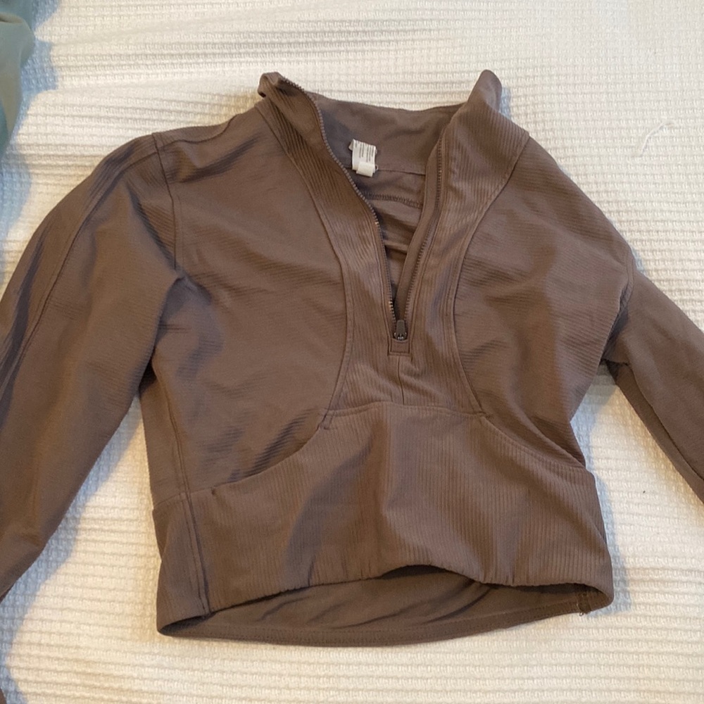 Cute brown athletic top